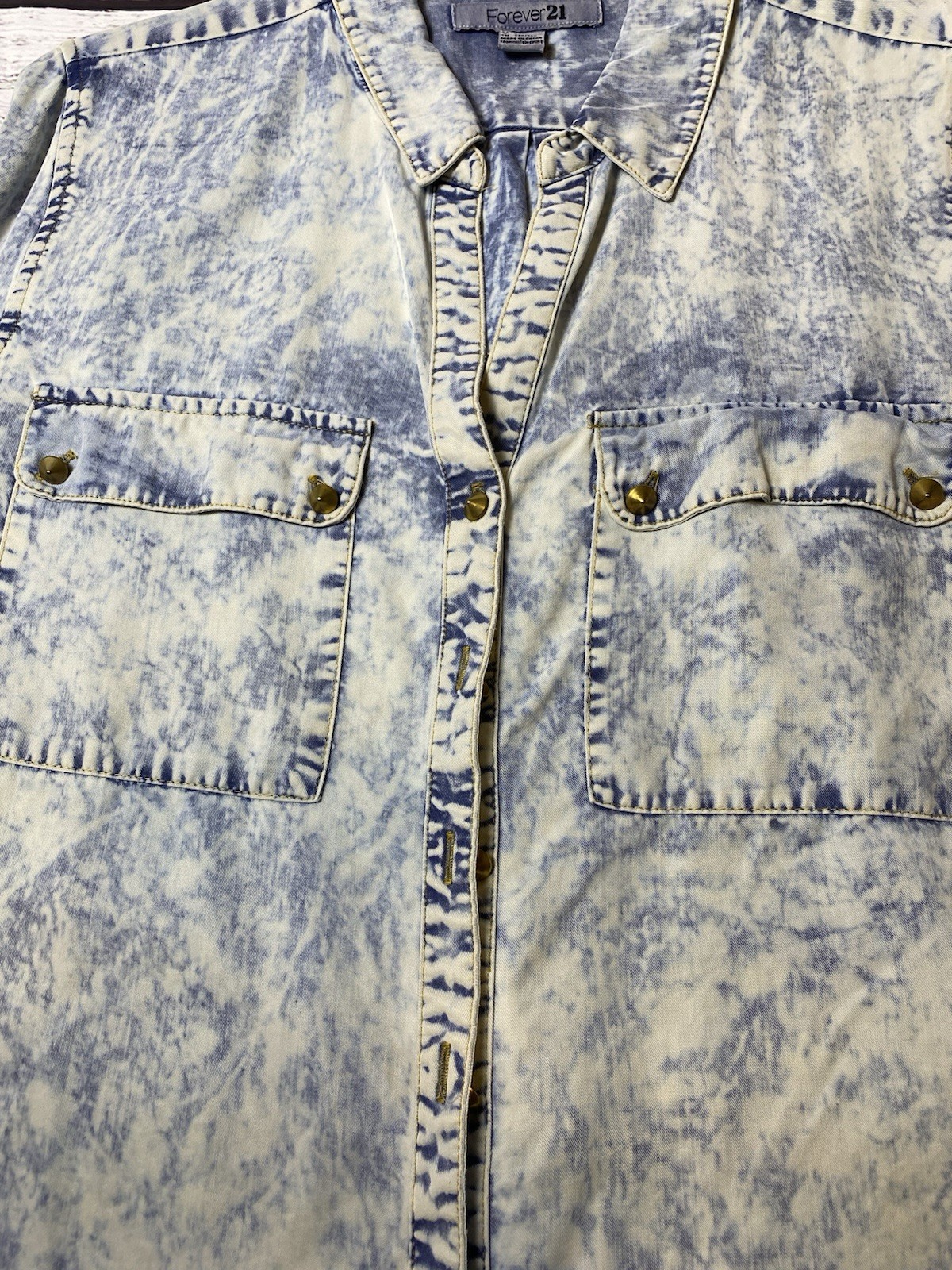 Forever 21 Size M 100% Lyocell Acid Wash Denim Long Sleeve Shirt Pockets