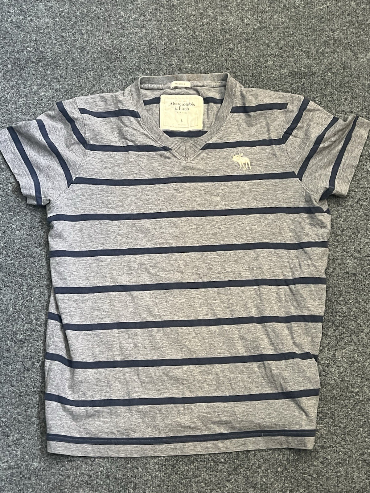 Abercrombie & Fitch Men’s Muscle Shirt, Gray W/ Navy Blue Stripes, Large