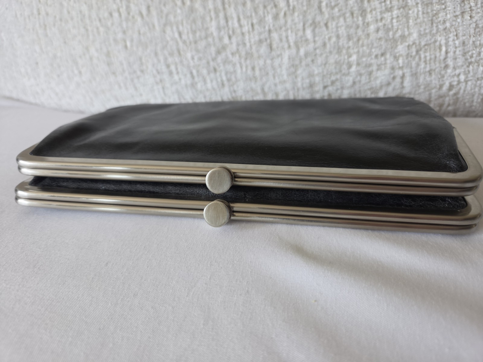 HOBO International Black Genuine Leather Kiss Lock Frame Clutch Wallet Floral