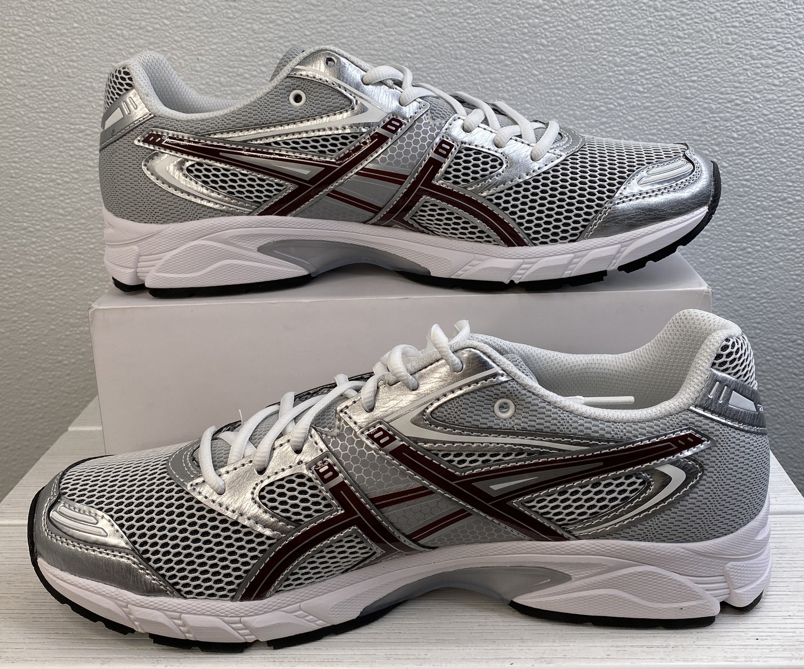 Asics Gel-DS Trainer 14 Men’s Size 11 White Port Royal Mesh Athletic Sneakers