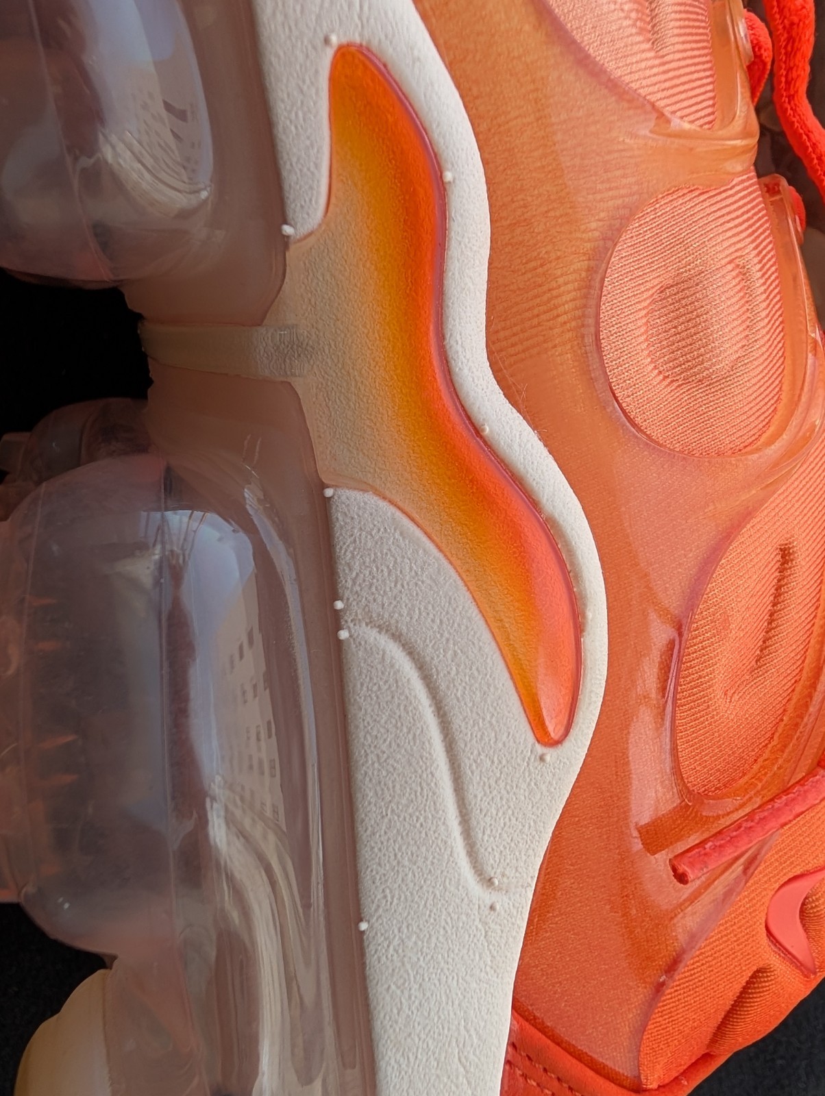 Nike Air Vapormax Plus Women’s Size 9 Guava Ice Rush Orange DQ8588-800