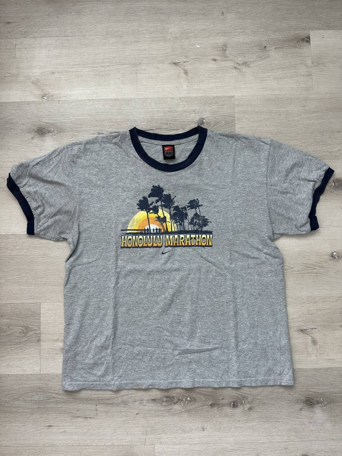 Vintage 2003 Nike Honolulu Marathon Center Swoosh T-Shirt Large Gray Boxy RARE