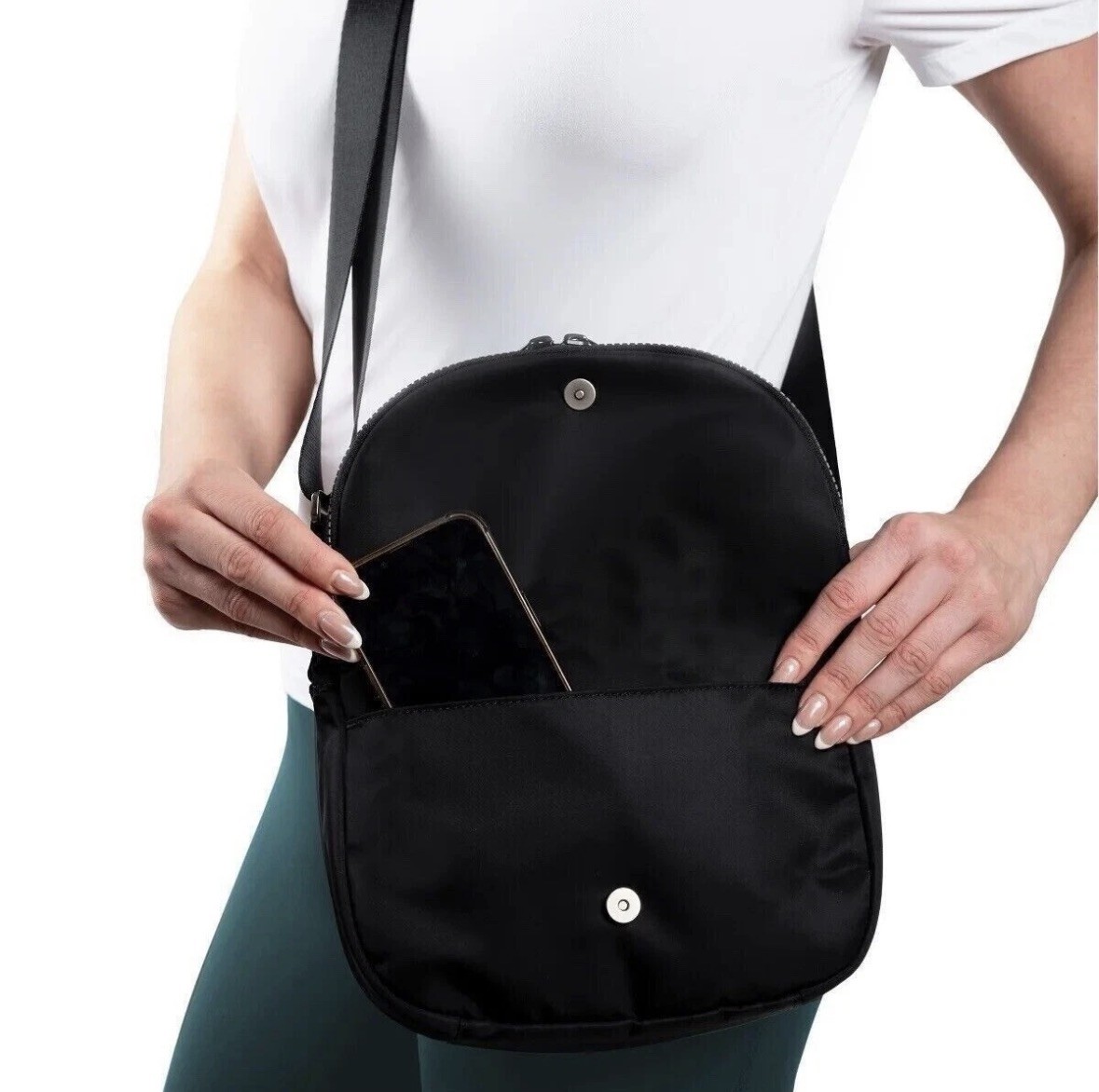 LOLE Adjustable Crossbody Bag Flap Magnetic Closure One Size Purse Bag
