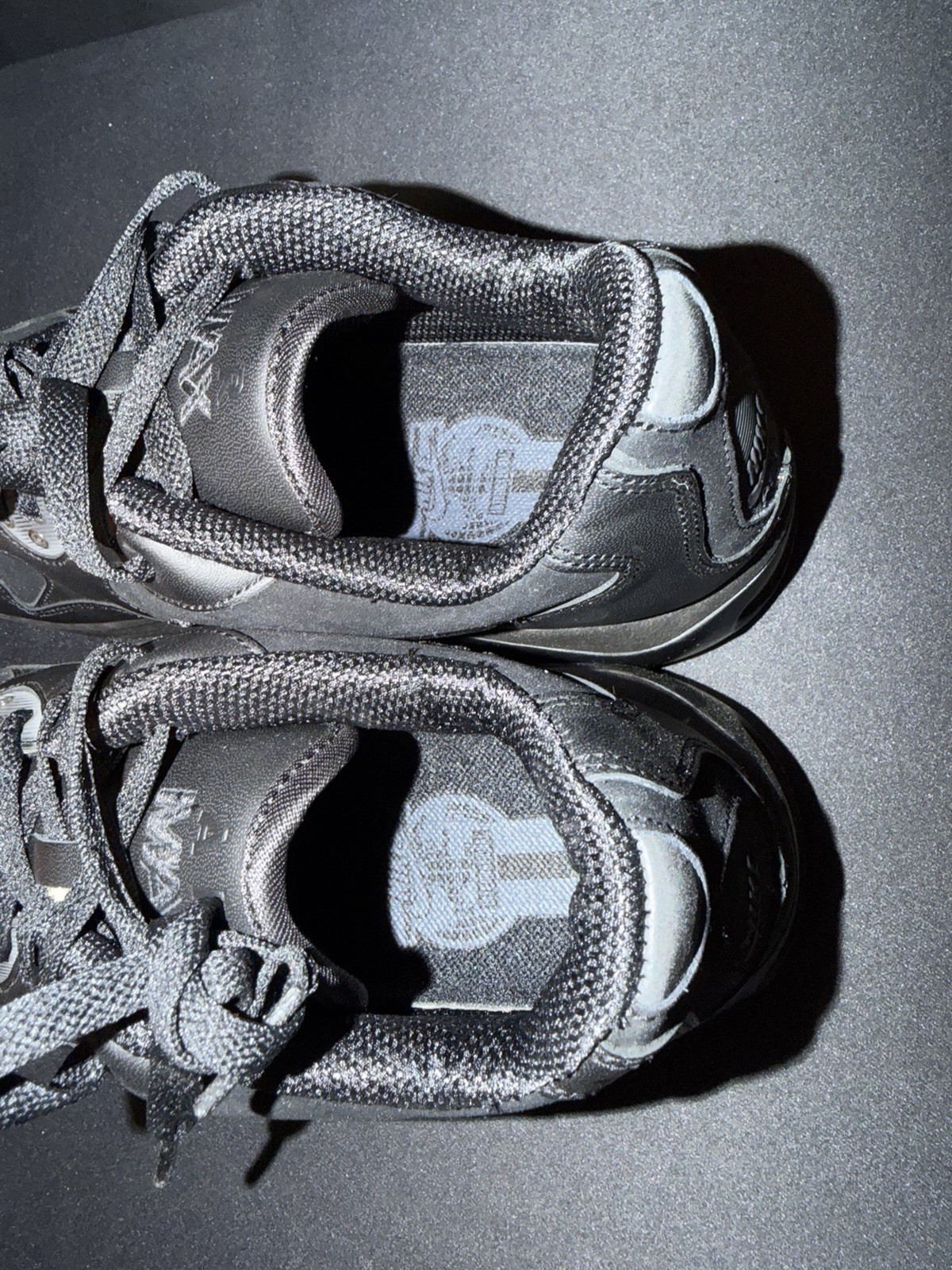 2007 Nike Air Max International M7.5/W9