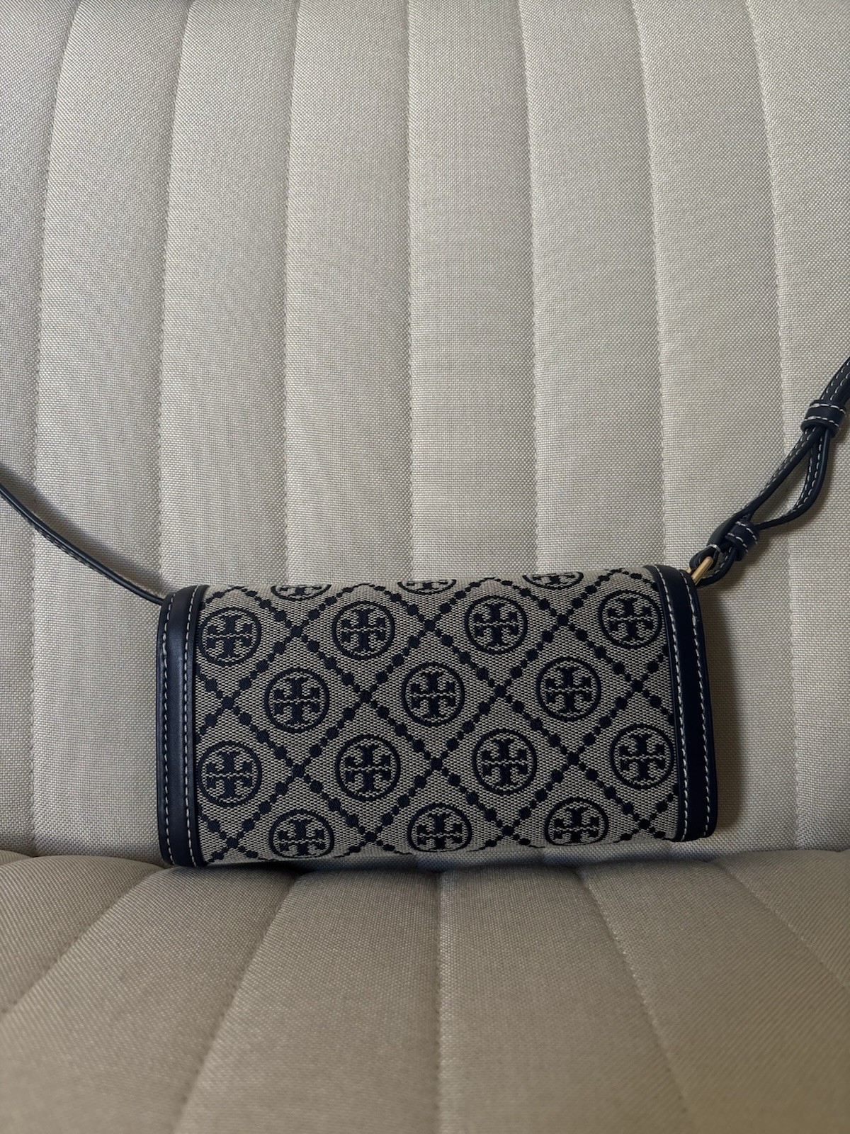 Tory Burch Logo Monogram Wallet Crossbody Bag Beige/Navy Detachable Strap