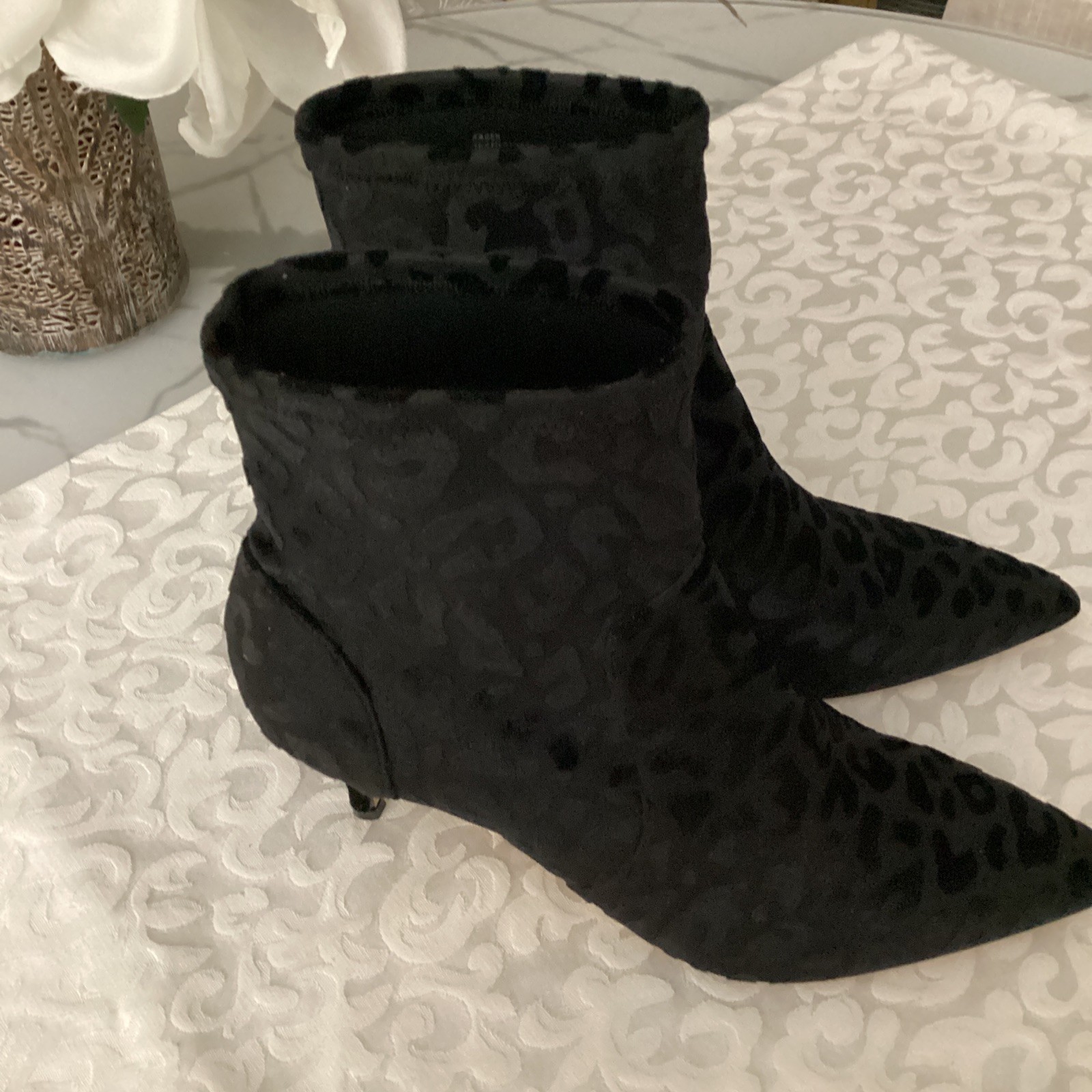 CHARLES by CHARLES DAVID BLKVELVET BOOTS NEW WITHOUT BOX EXCEL CONDITION 7.5