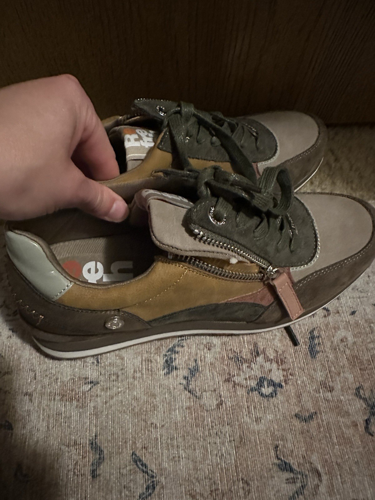 Refresh – Women’s Shoes Size 8.5 – Leather Mesh Upper -NWOT