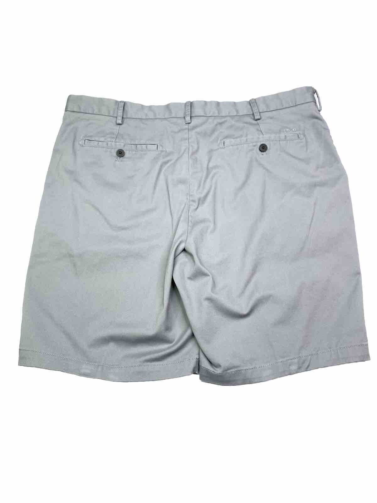 Izod Men’s Size 40 Gray Flat Front Chino Shorts Golf Athleisure Cotton