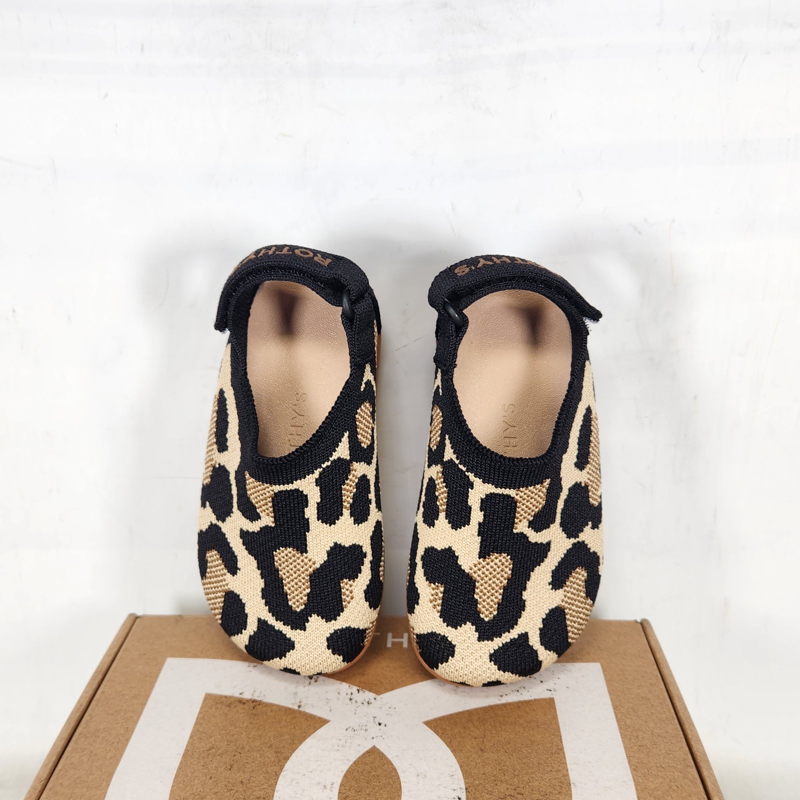 9 TODDLER – Rothys The Kids Clog – Desert Cat Leopard – 443-002