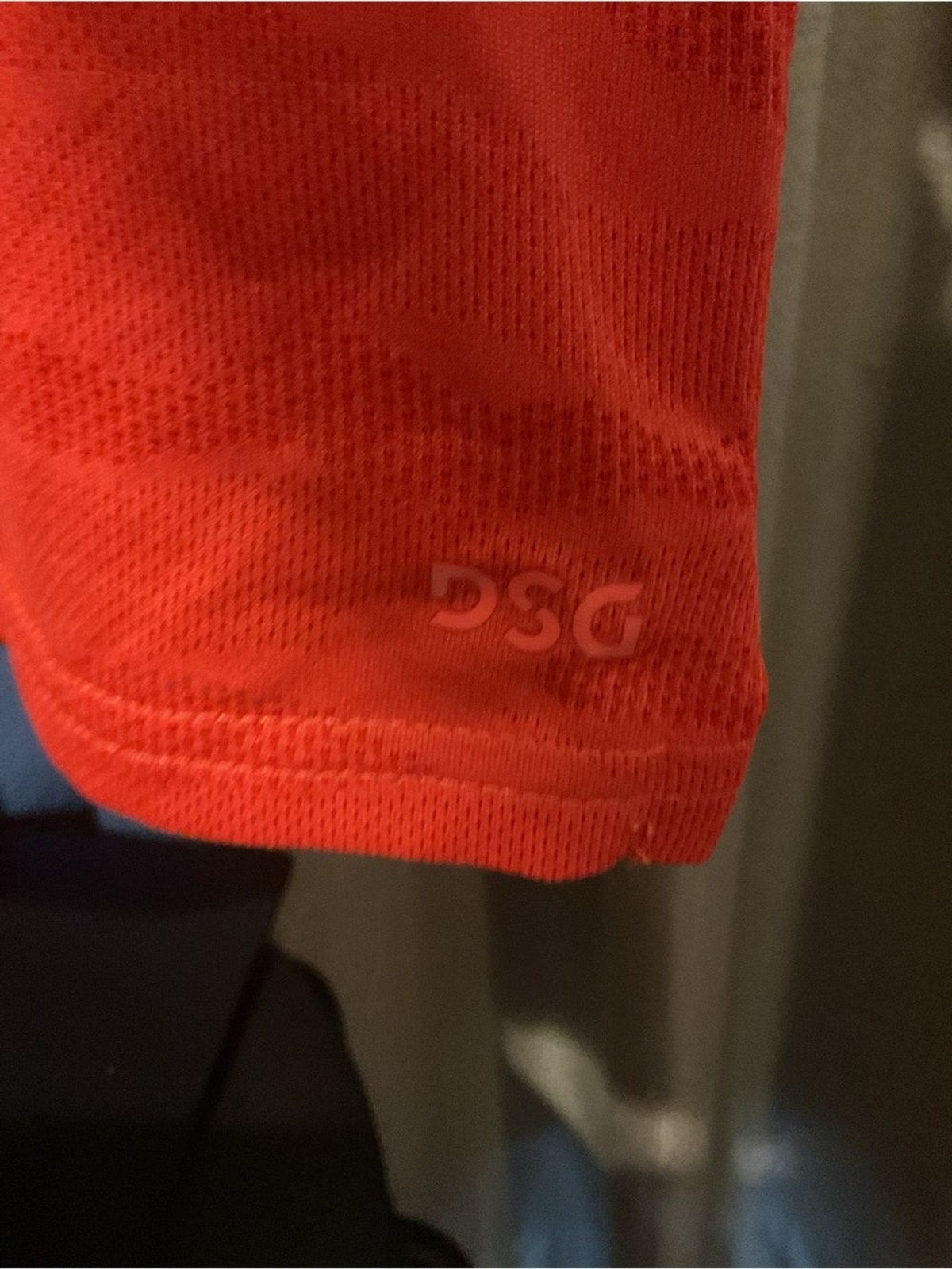 DSG Men’s Bright Red Polo Golf Shirt with Subtle Jacquard Pattern S