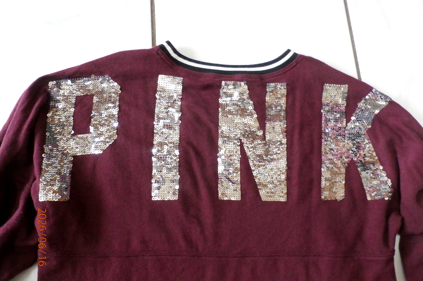 Victoria’s Secret Pink Bling Sequin Varsity Crew Sweatshirt Top Small logo i323