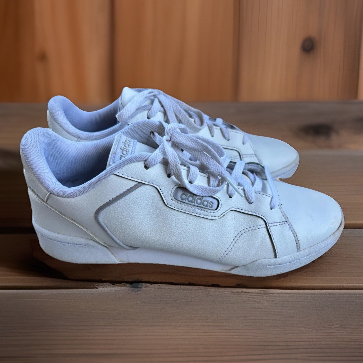Adidas Advantage White Leather Sneakers Size 10.5 Comfort Casual Low Tennis