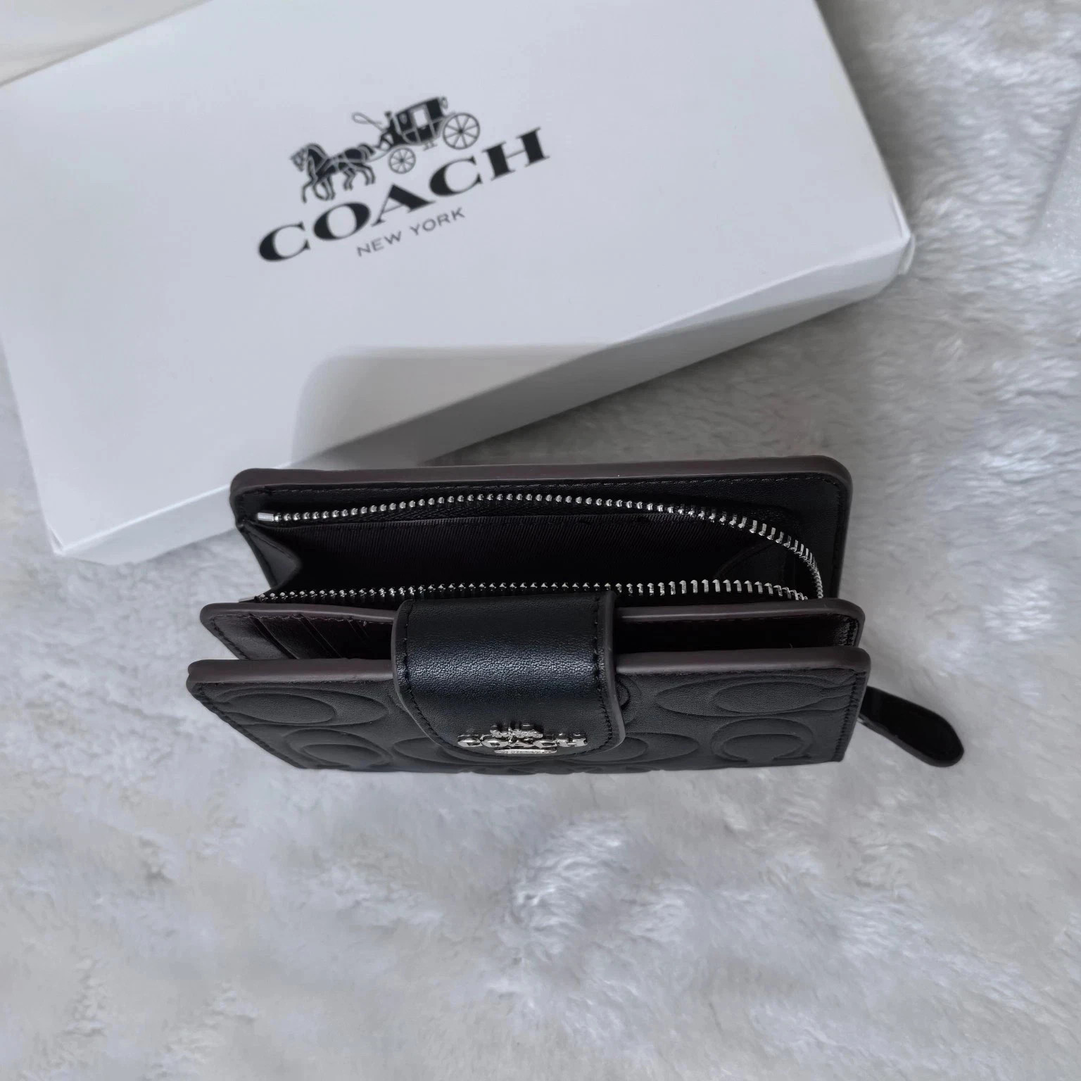 COACH Medium Corner Zip Wallet With Signature CM241 Black outlet New W/BOX