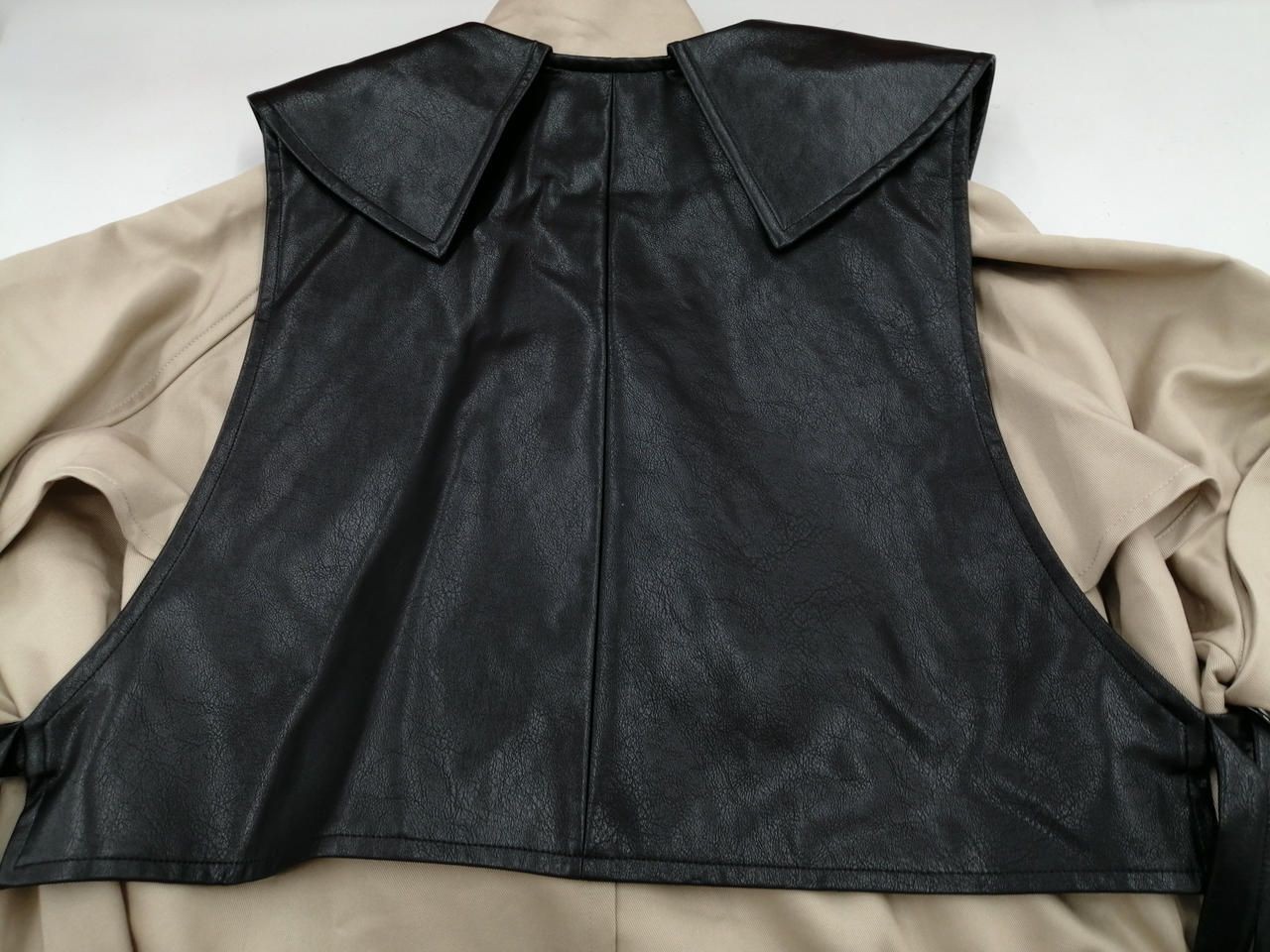 AMERI Trench Multiway Long Vest BEG X BLK 01410740200 Used