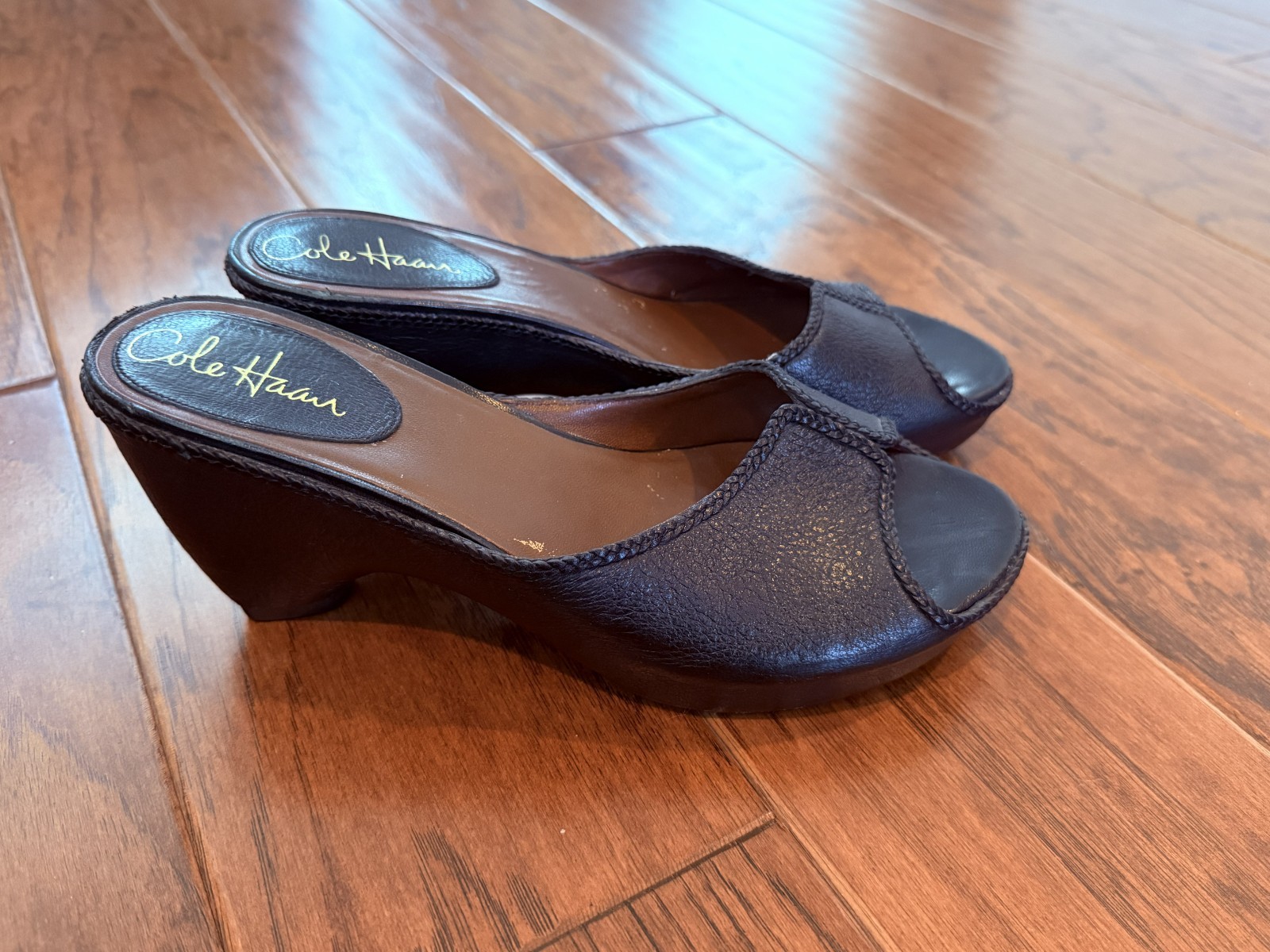 Cole Haan Open Toe Clog Size 8B **& 20% OFF if you buy 4 items I sell !!**