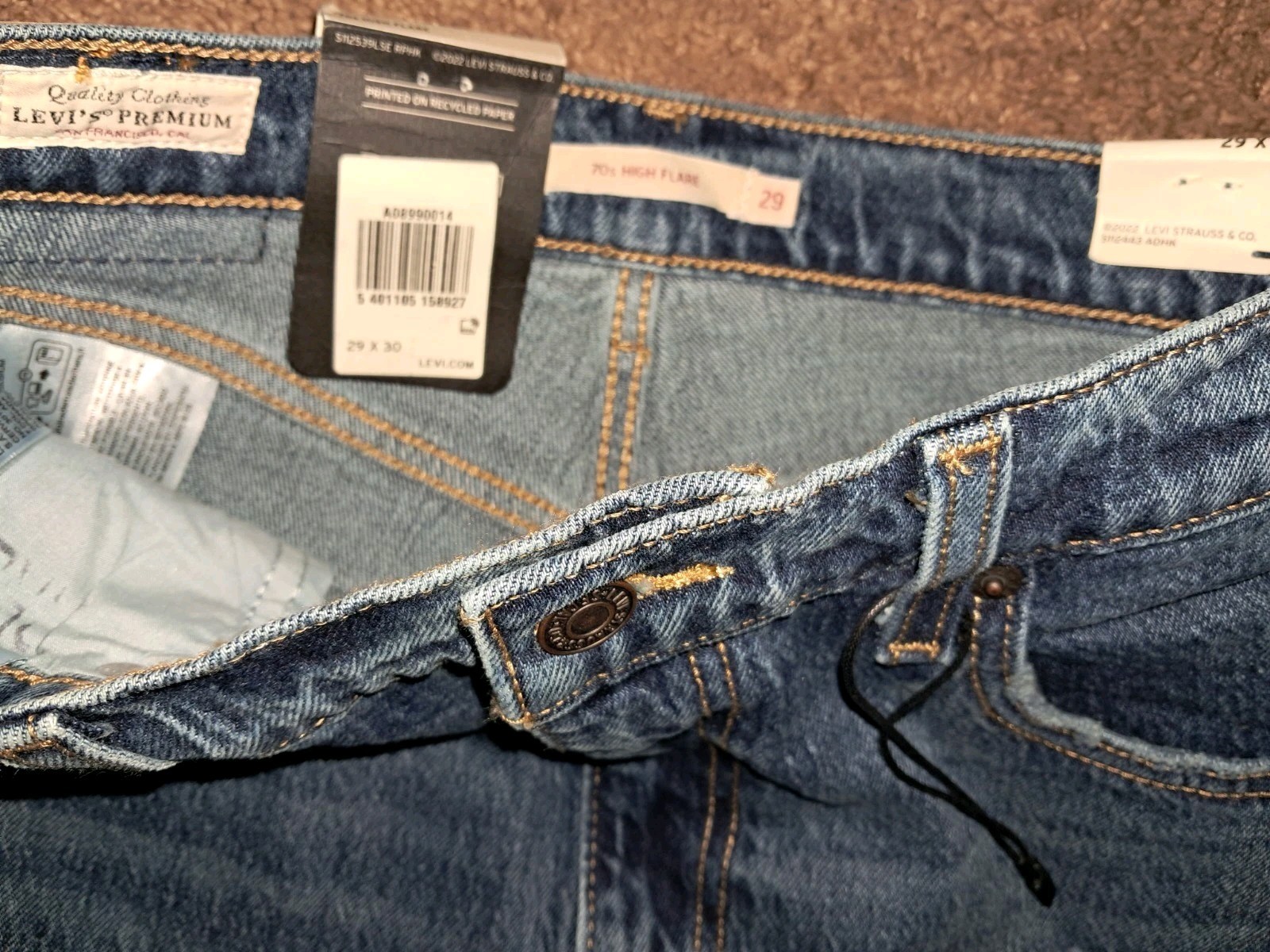 NWT Women’s 28 X 30 Levi’s 70’s High Rise Flare Jeans Med. Wash Denim Big E Tag