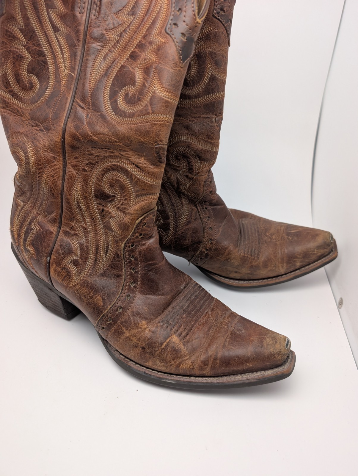 Ariat WOMEN’S 7 B Heritage Western Regular Toe Boot Caramel Model #10005908 LOOK