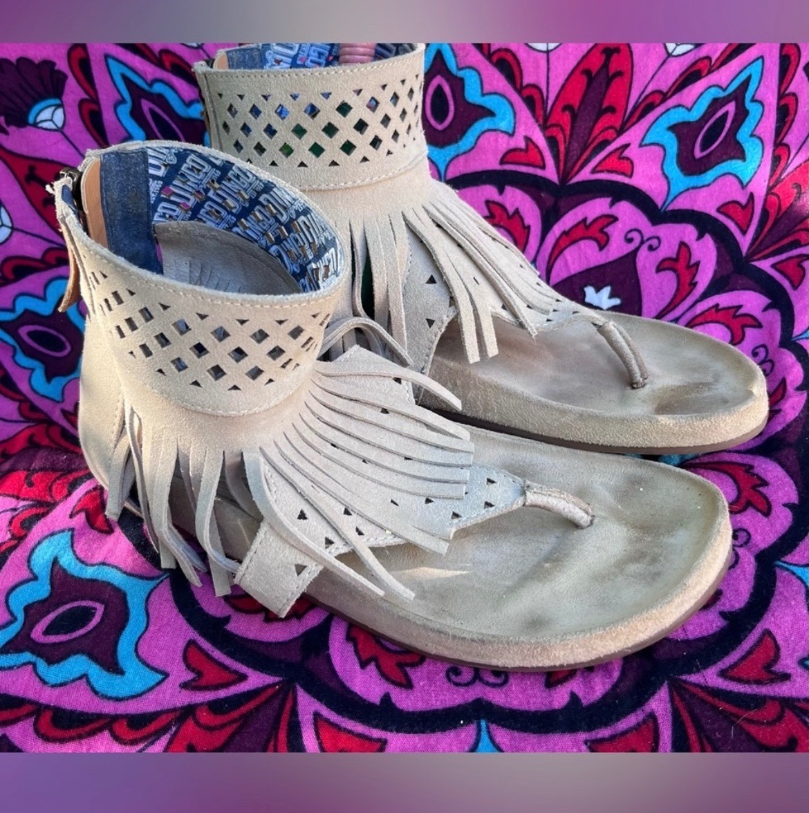 Boho-inspired ankle cuff sandals by dingo. Soft suede-like straps with layered f