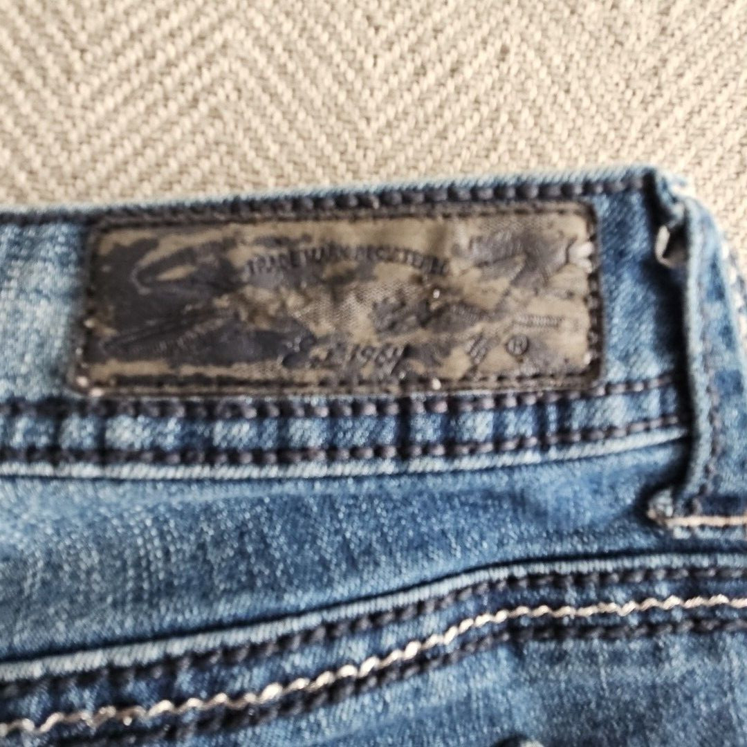 Seven7 Jeans Women’s Size 14 (32×26) Blue Slim Boot Embroidered Pockets