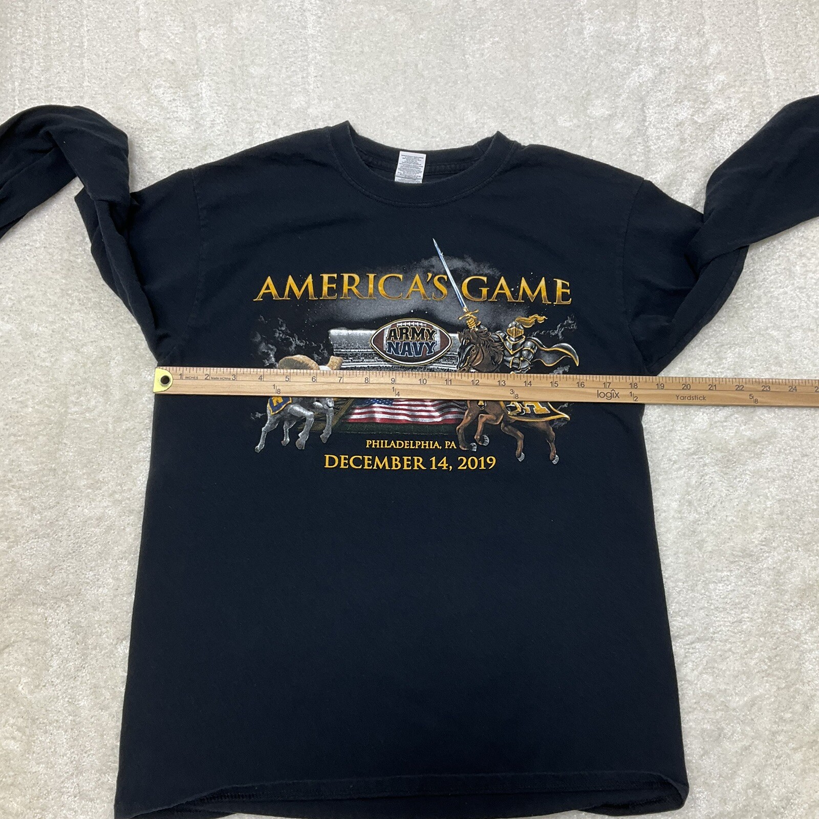 Gildan Mens Size M America’s Game Navy Vs Army 2019 Long Sleeve Black T-Shirt