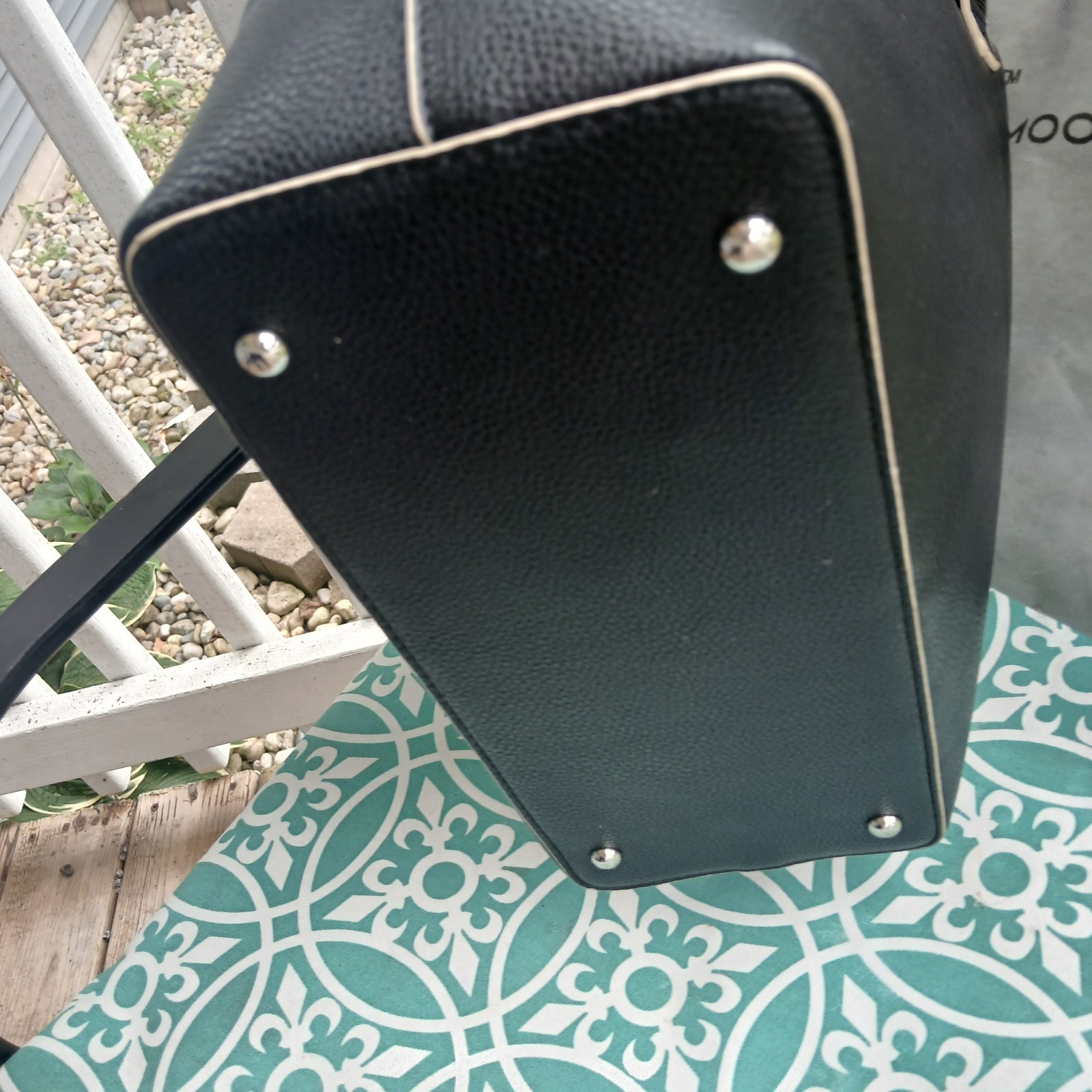 TOTE BAG JESSICA MOORE  LUXE HANDBAG BLACK NEW With TAGS! One Year Warranty!