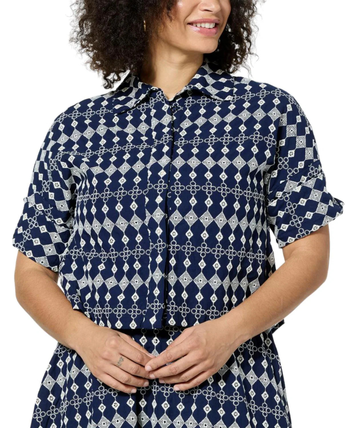 kathy ireland Fashion 360 Madrid Escape Embroidered Top Navy/Ivory