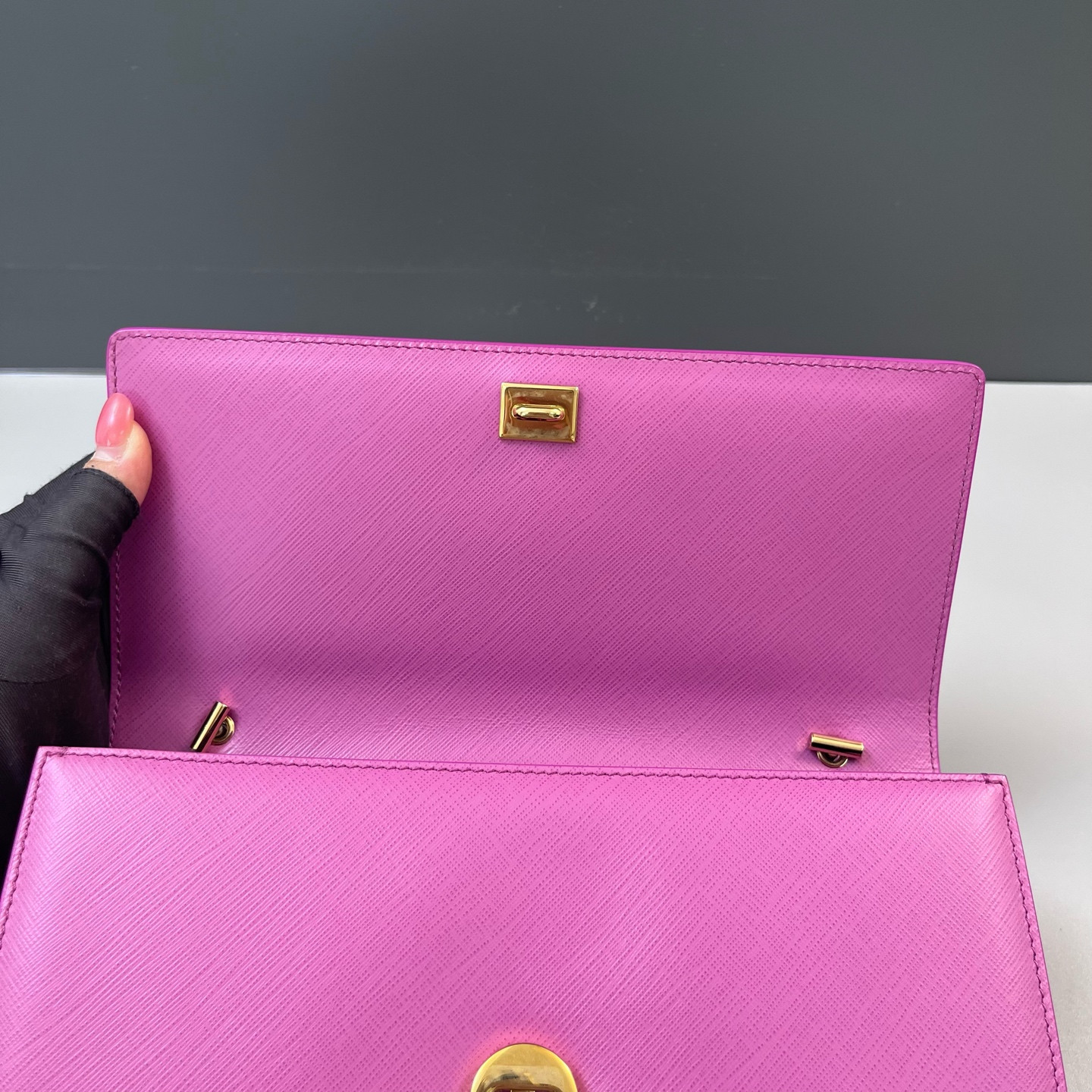 Authentic Salvatore Ferragamo Viva Bow Bag Calfskin Leather Shoulder Bag Rose
