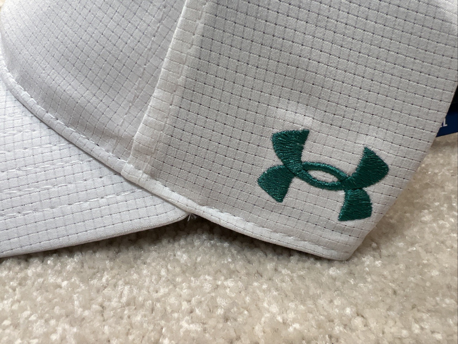 Under Armour Men’s UA Iso-Chill Adjustable Back Stretch Hat White Teal Logo