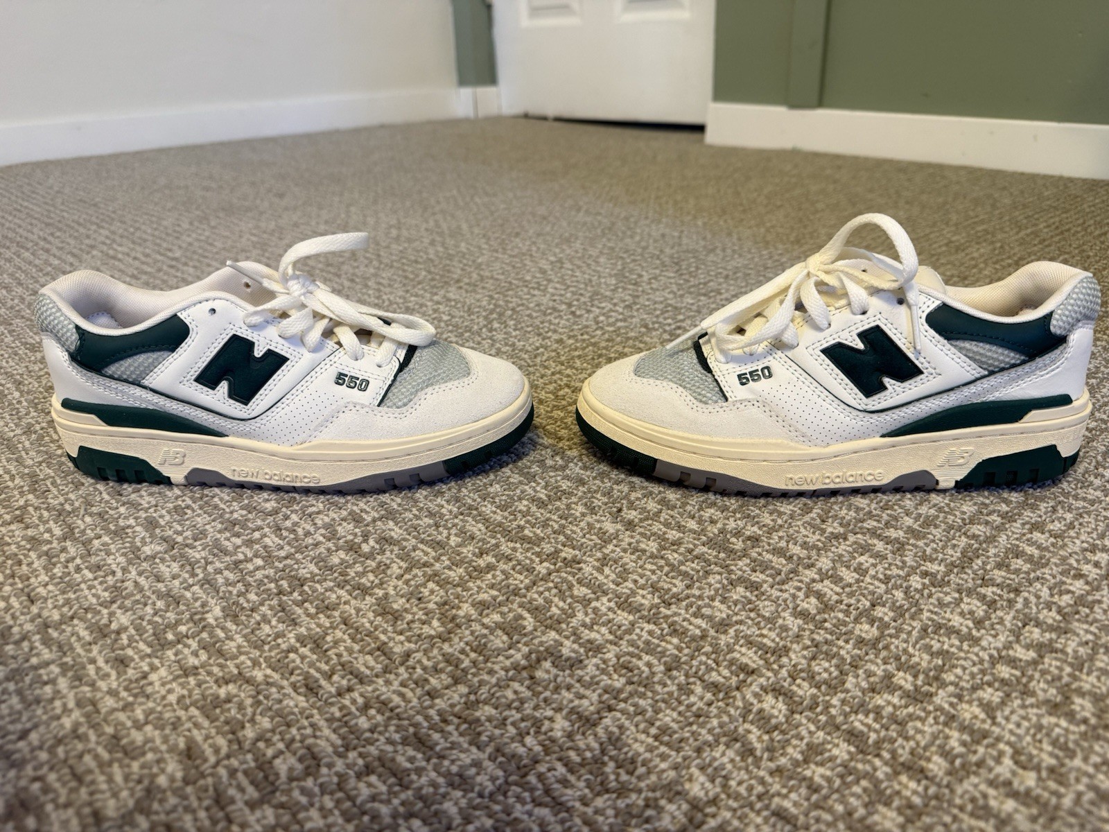 New Balance 550 Men’s Low Top Lace-Up Colorblock Sneaker White Green Gray