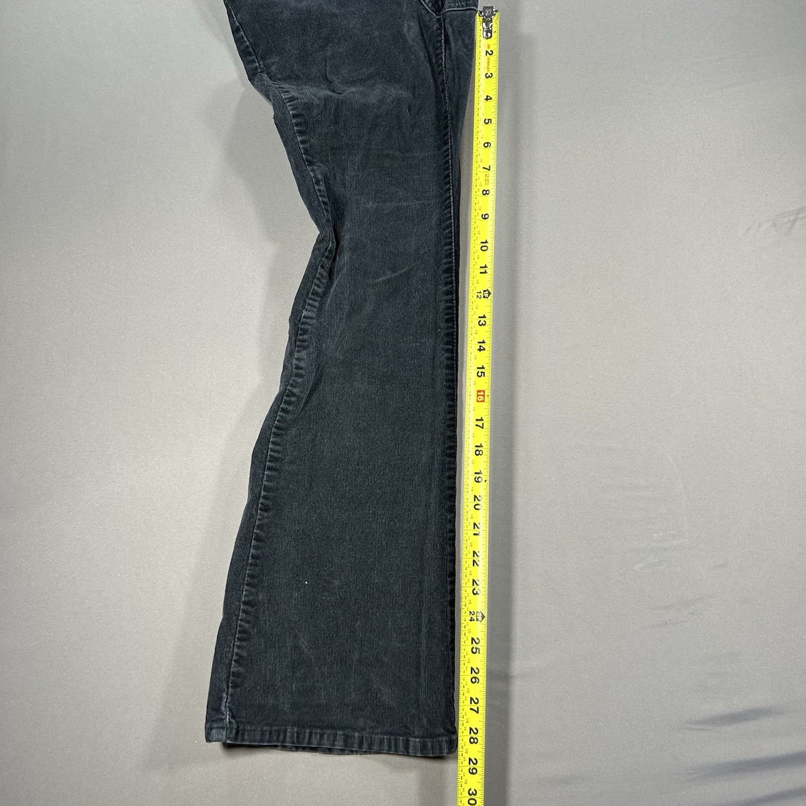 Levi’s 726 Flare High Rise Corduroy Pants Size 26×29 Woman’s Black