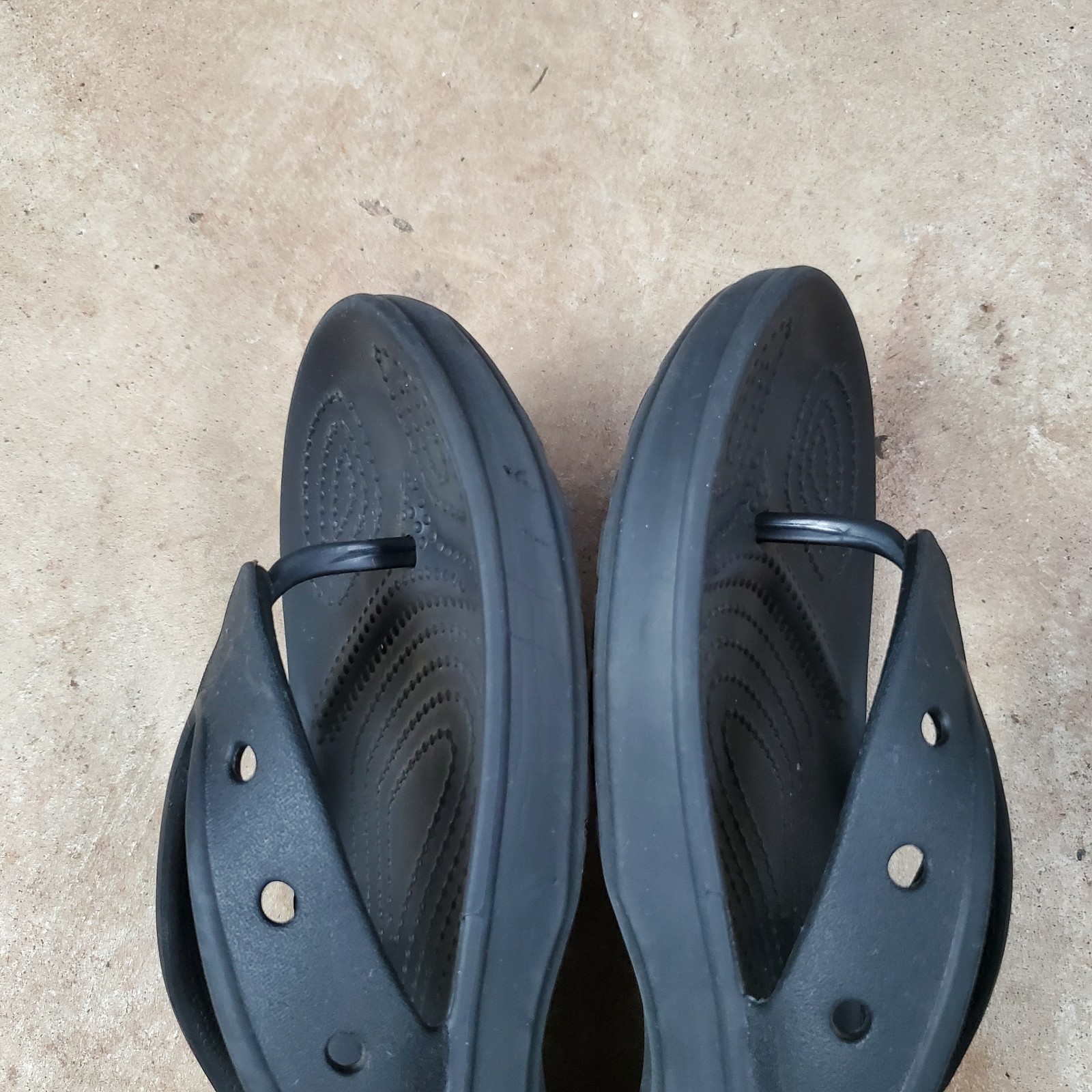 Crocs Baya II Flip Flops Men’s 9 Women’s 11 Black Sandals Slip On 208192