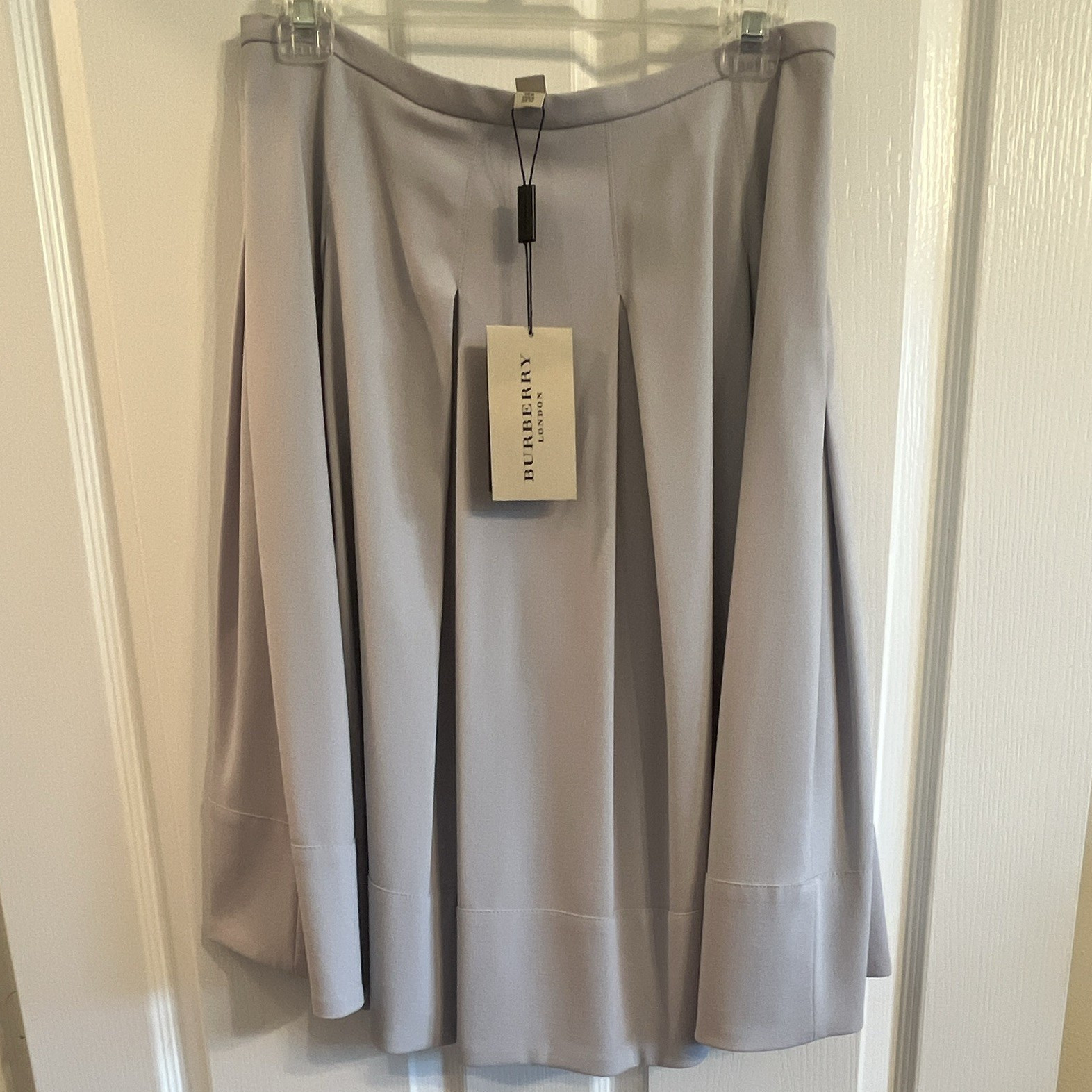Burberry London Women’s Chalk Solid Pleated Knee Length Skirt Size 6