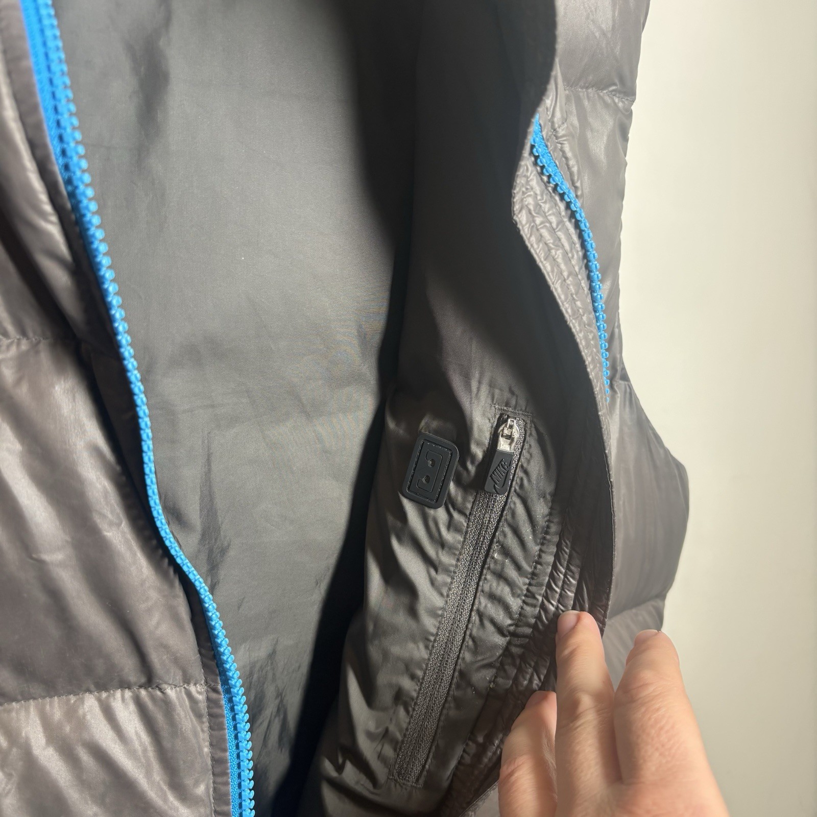 Nike Mens Down Filled Gilet Bodywarmer Jacket With Removable Hood Size XL