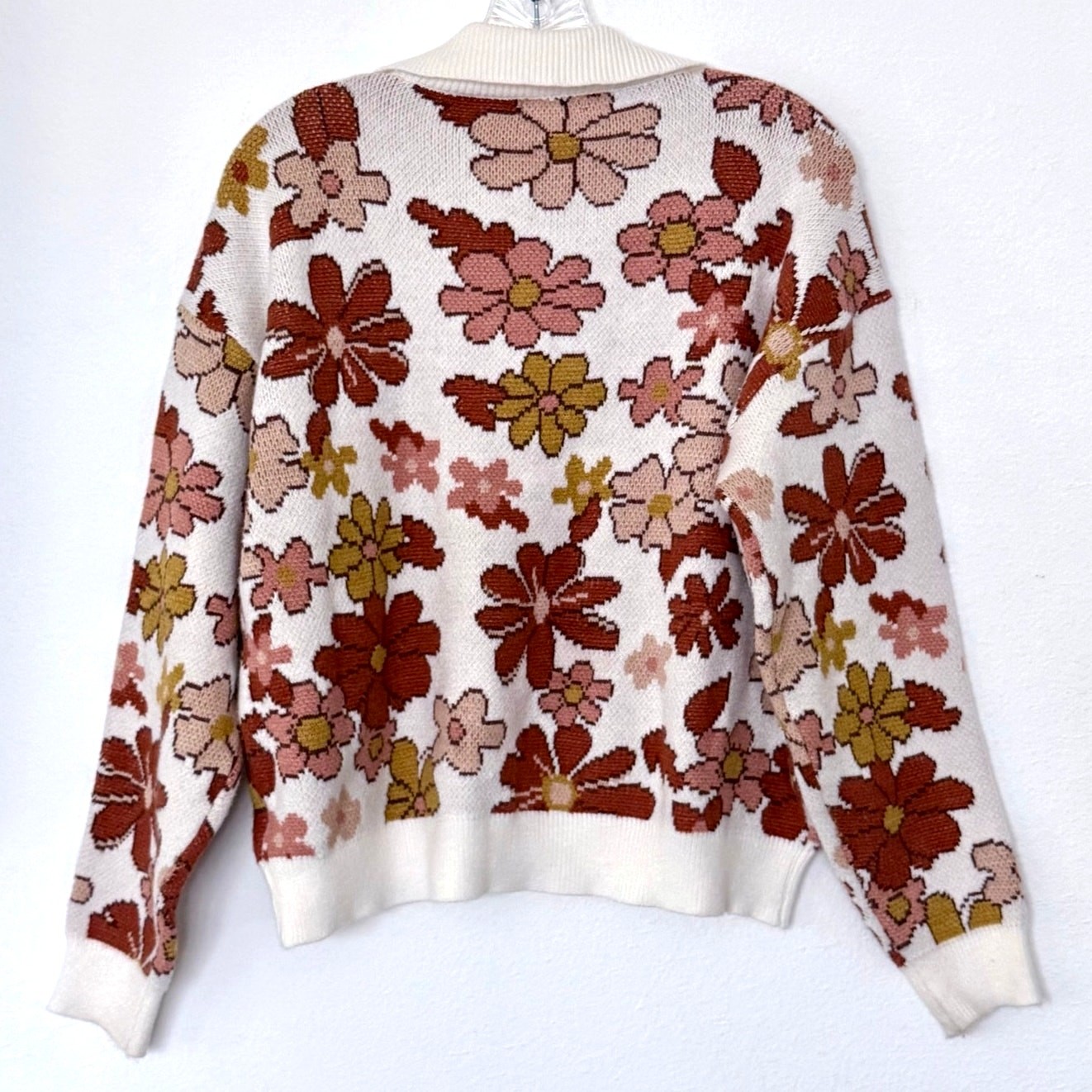Main Strip Retro Knit Sweater Floral Size Medium Boho