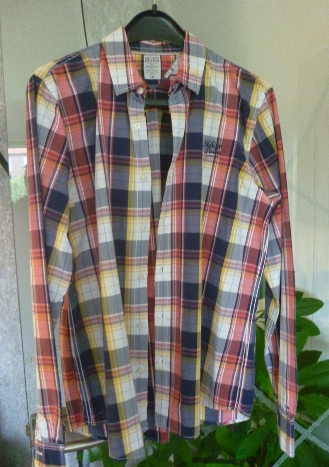 Mens Tommy Hilfiger Shirt Size XL Excellent Condition!