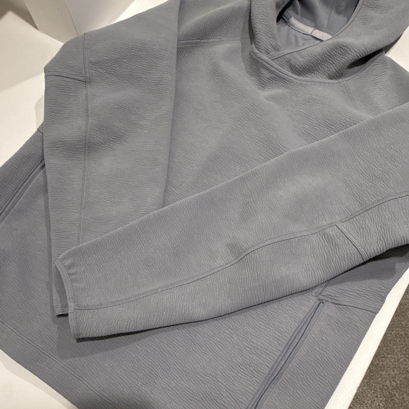 Lululemon Textured Spacer Hooded Sweatshirt Grey Men’s size Small