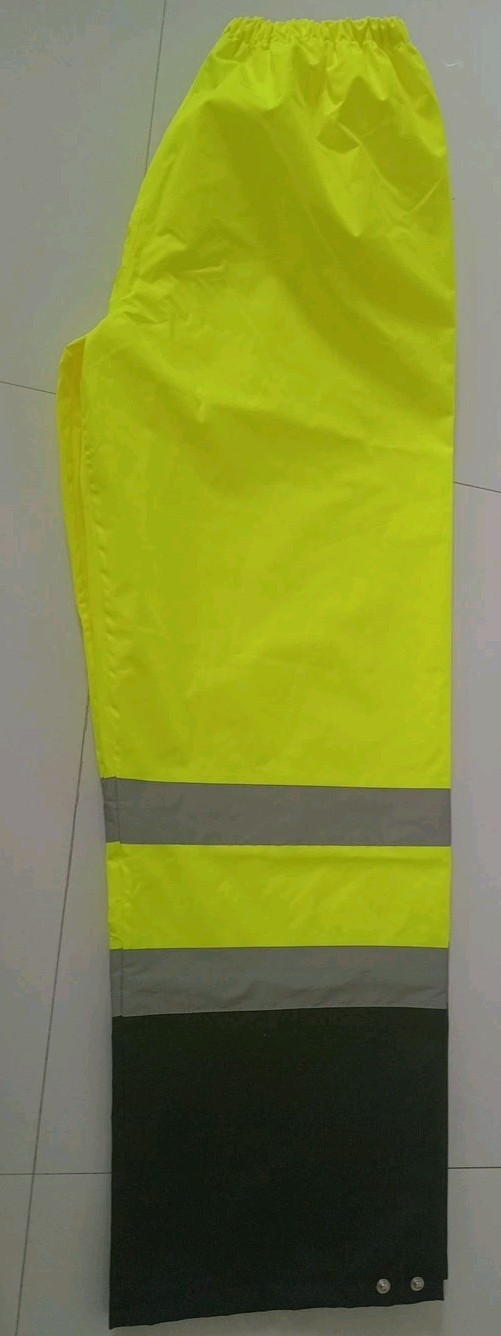 New TuGLOW Safety Rain-Pants meets ANSI/ISEA 107-2020 Class E standard Sz L