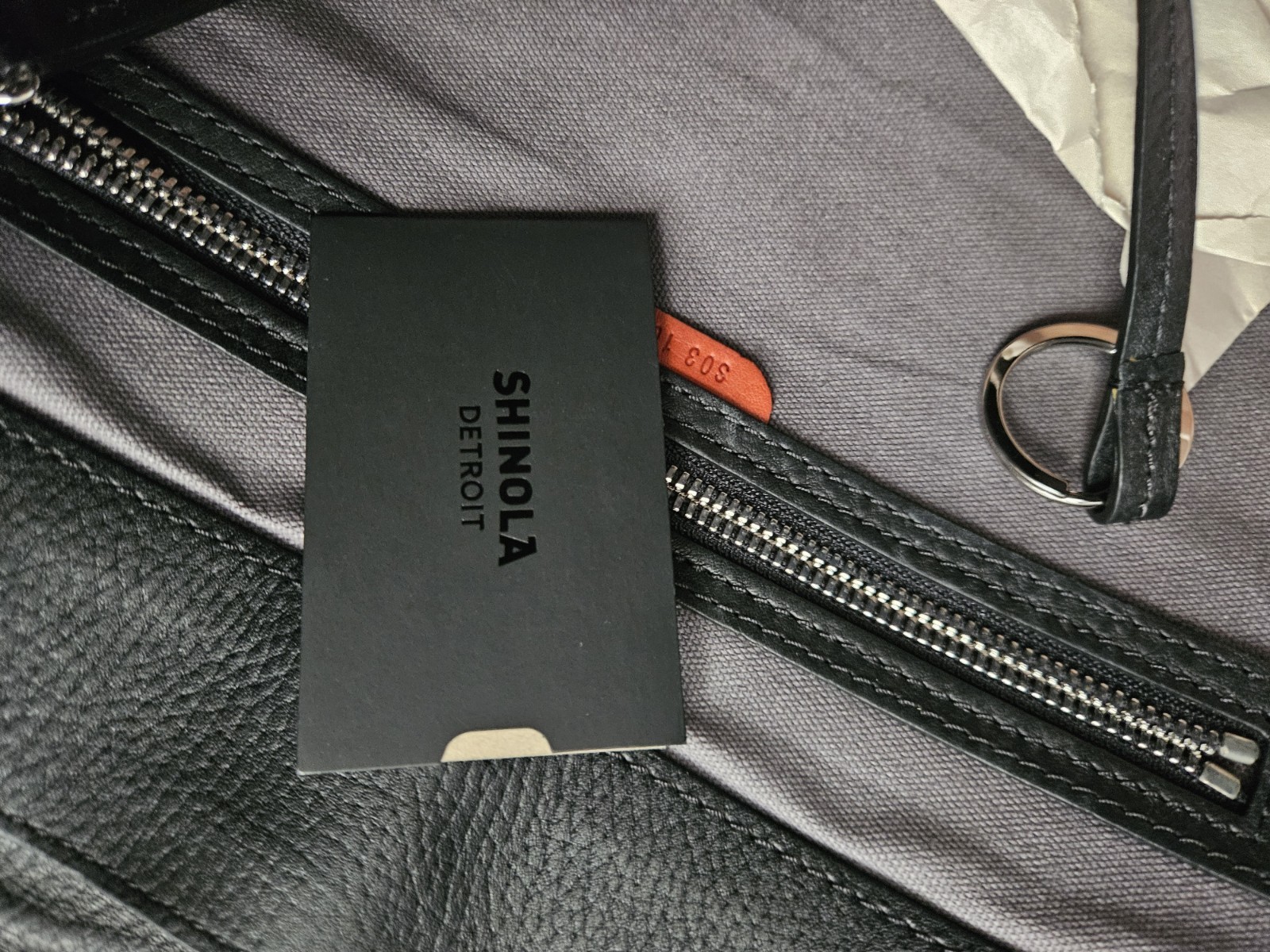 Shinola Black Large Men’s Messenger Bag Push Lock, Adjustable Strap Pockets