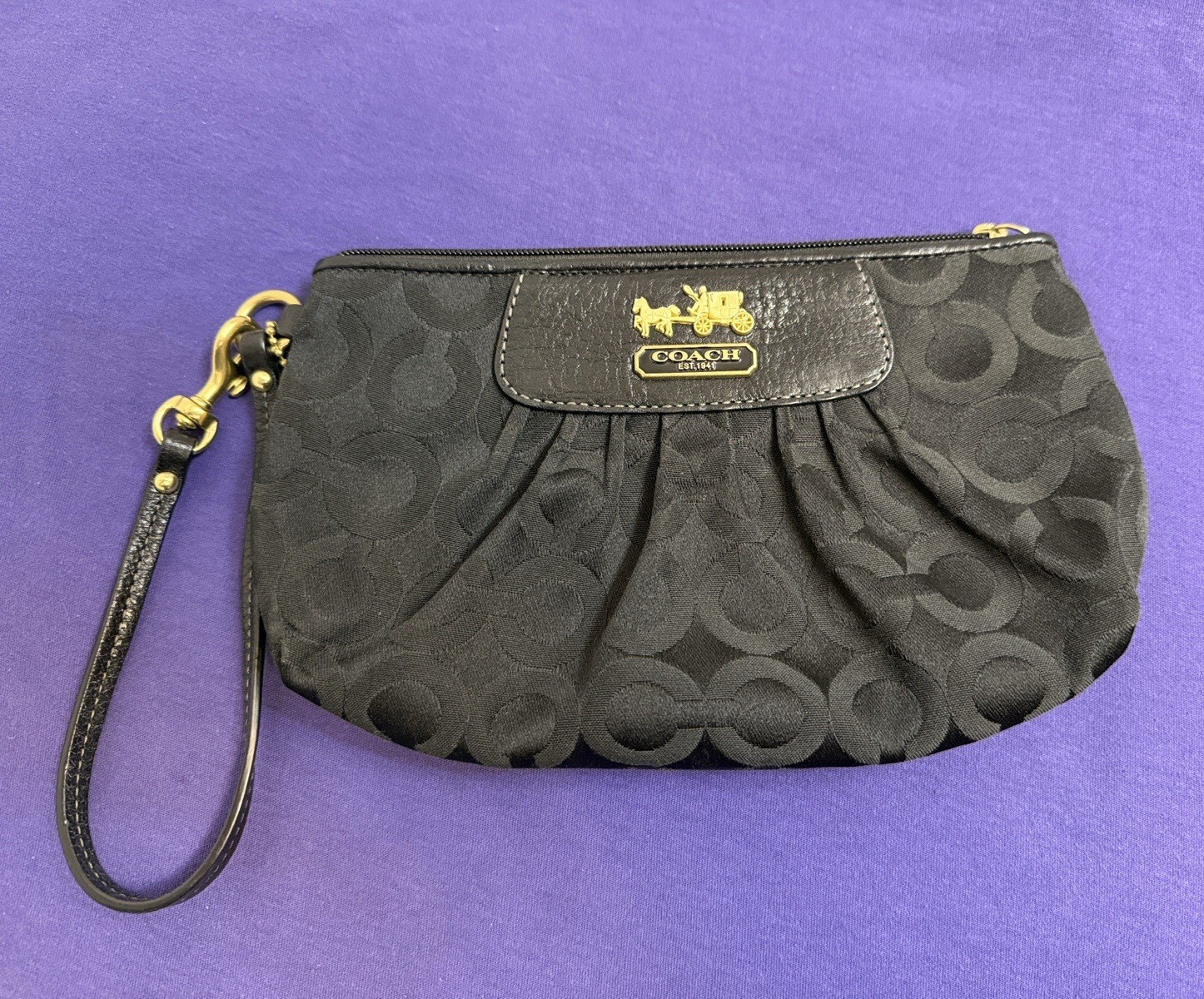 Coach Signature Black Wristlet Pouch Zip Closure Gold Hardware Inner Pockets