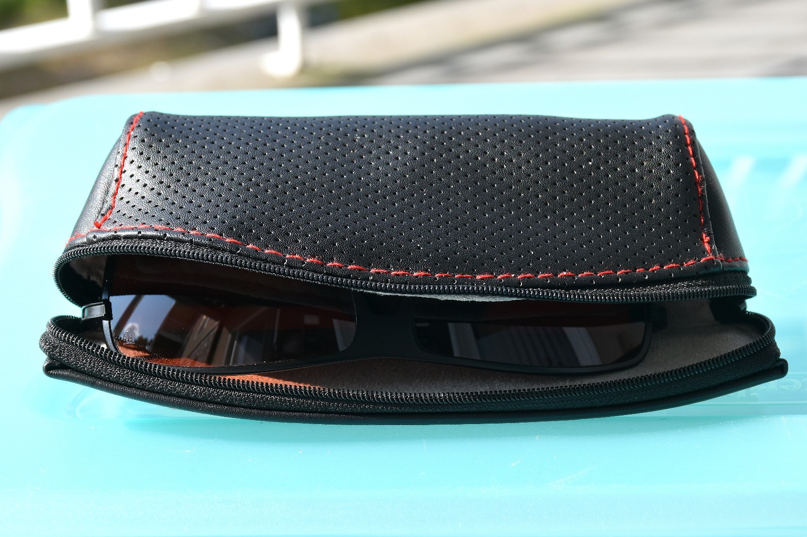 TAG HEUER Avant-garde Sport Performance Unisex-Adult Polarized Square Sunglasses