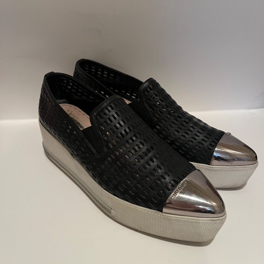 Miu Miu Perforated Pointed Cap-Toe Platform Leather Sneaker Shoes Italy Black 8