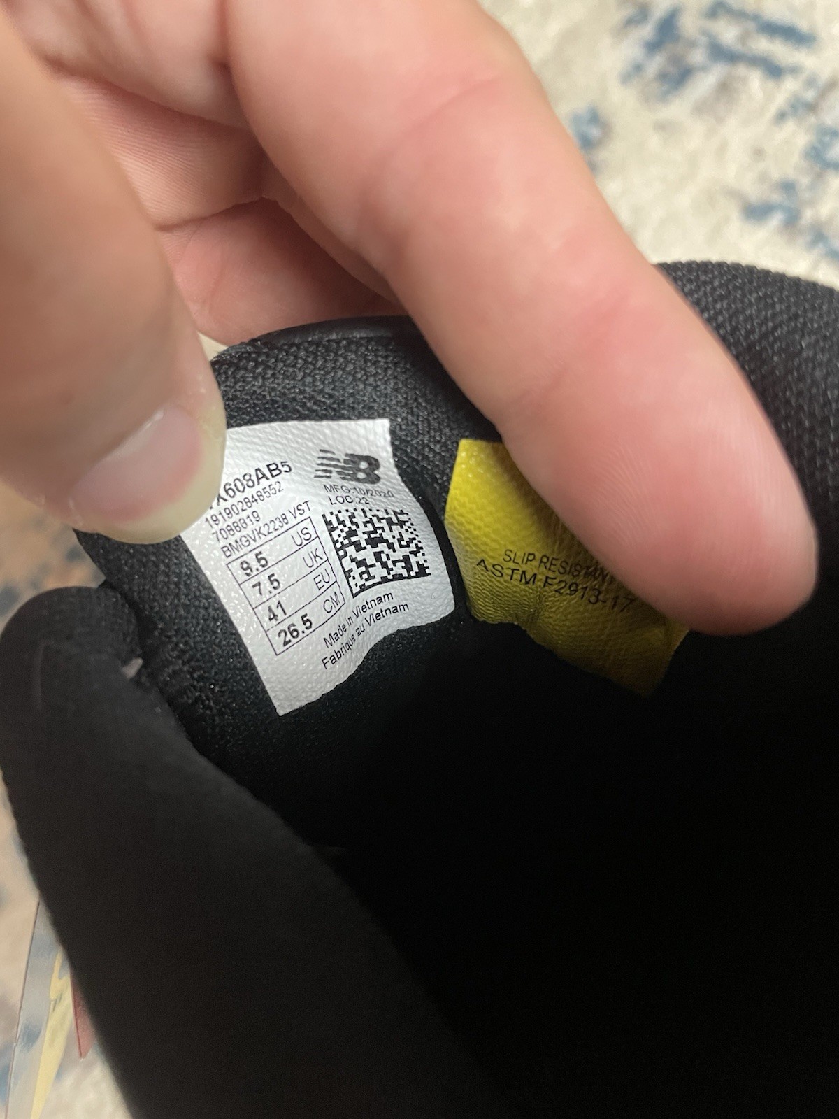 Size US 9.5 – New Balance 608v5 Triple Black