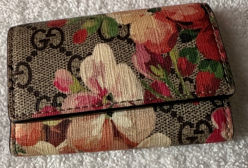 Authentic Gucci GG Blooms Supreme Floral 6 Ring Key Holder Case Wallet Italy