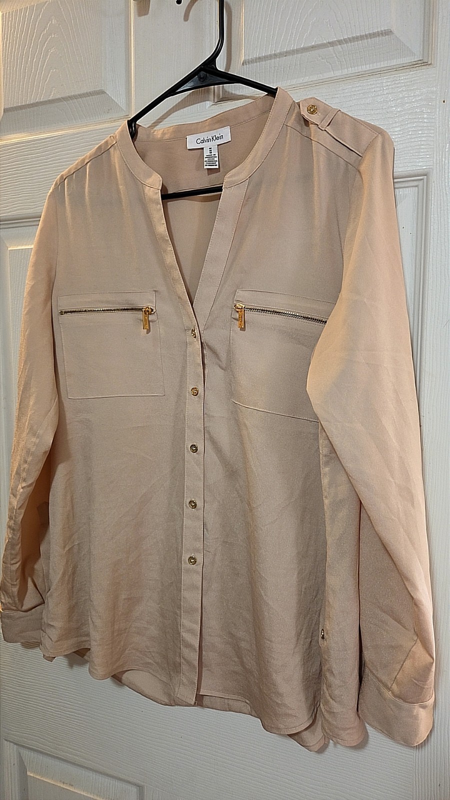 Calvin Klein Women’s Beige Solid V-Neck Long Sleeve Button Blouse w/Zippers M