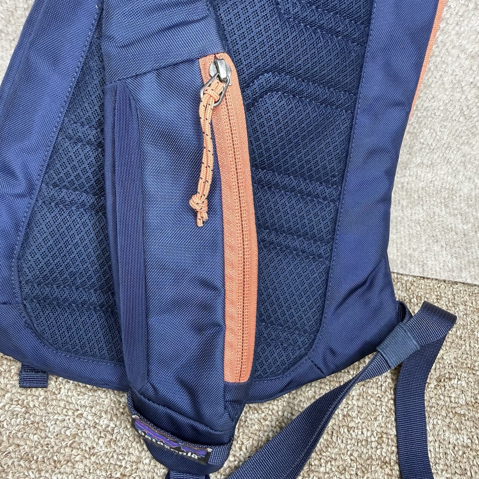 Patagonia Atom 8L Sling Bag One Size Pink Blue Outdoor Hiking Running