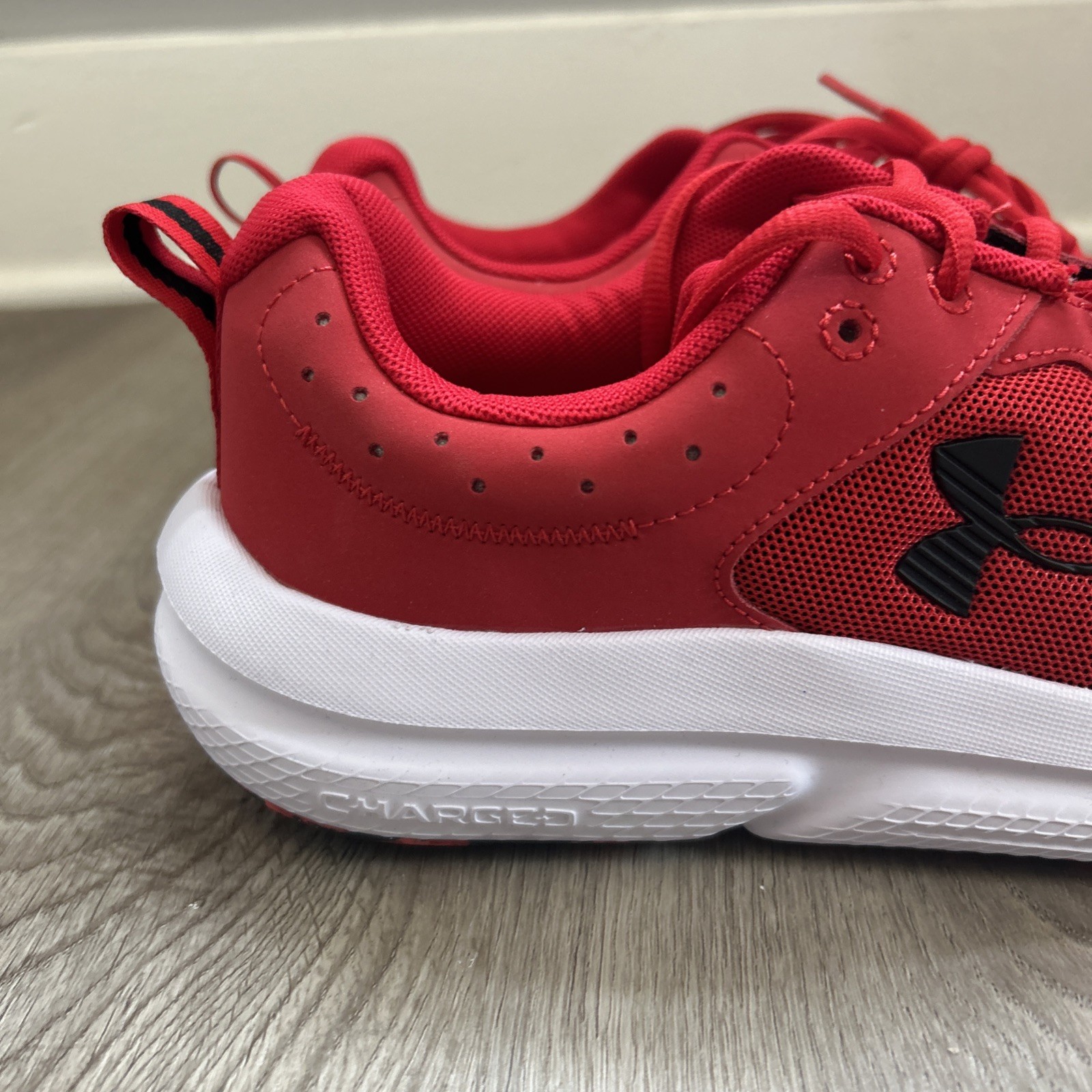 Under Armour Charged Assert 10 Mens 8.5 Running Shoes Red Sneakers 3026175-600