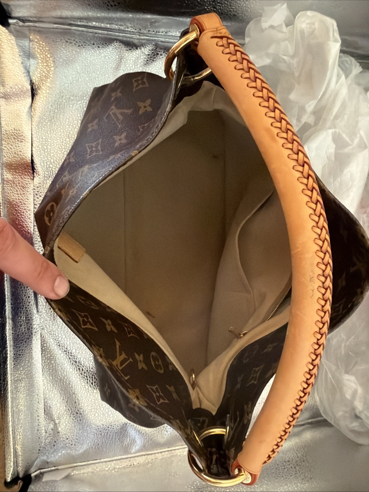 Authentic Louis Vuitton Artsy MM Monogram Hobo Canvas Shoulder Tote Handbag