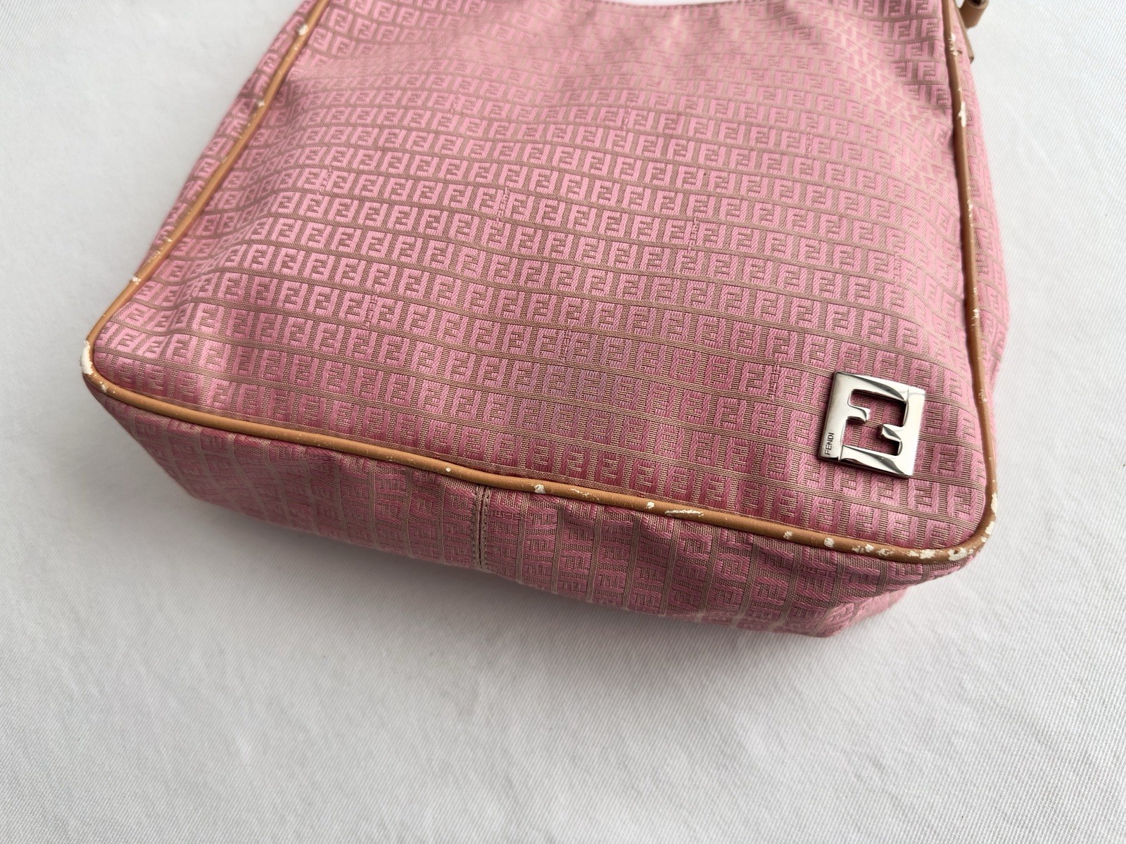 ✨Authentic FENDI FF Zucchino Canvas Shoulder Bag Pink