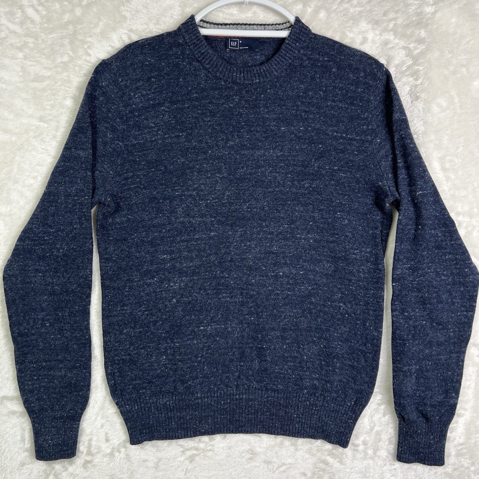 Classic Gap Men’s Sweater Cotton Blend Sz M Dark Blue Chic Comfort Any Occasion