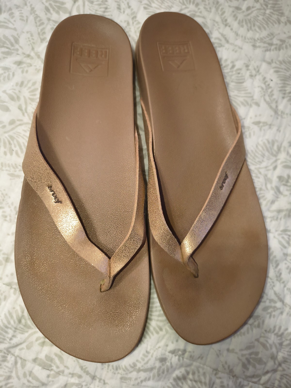 Reef Women’s Rose Gold/Tan Leather Cushioned Slip-On Flip Flop Sandals 10 M